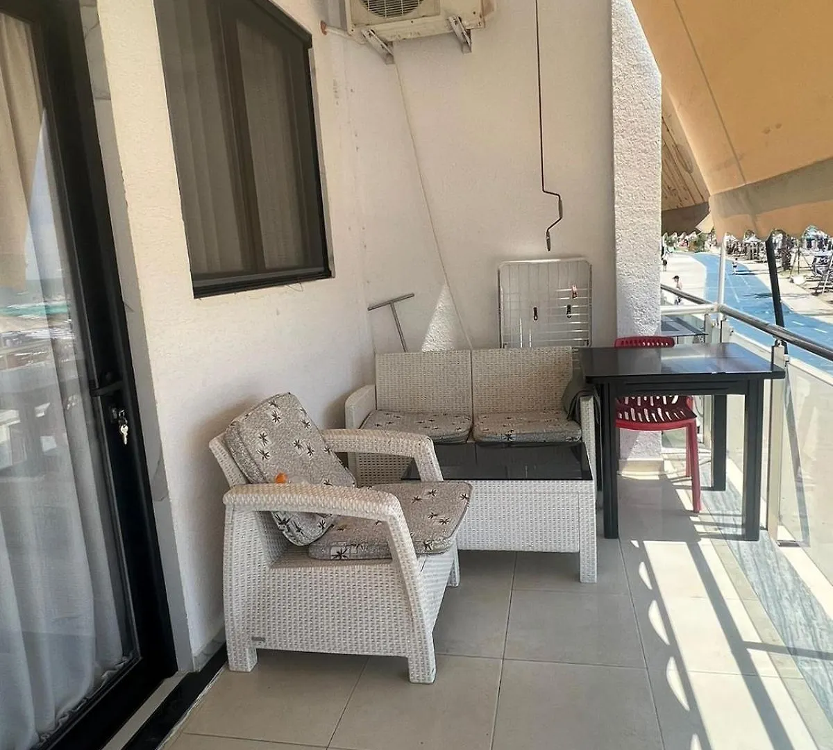 Siera'S Apartament Durres Apartment